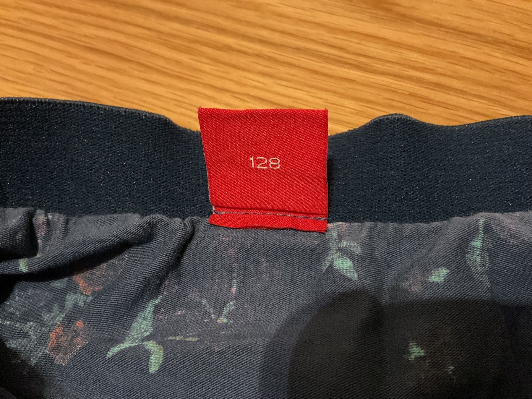 Vestiti & Gonne: Blauer Mädchen Rock  mit Blumenmuster. – Usato da Pfeffingen venduto da Marc4148 2