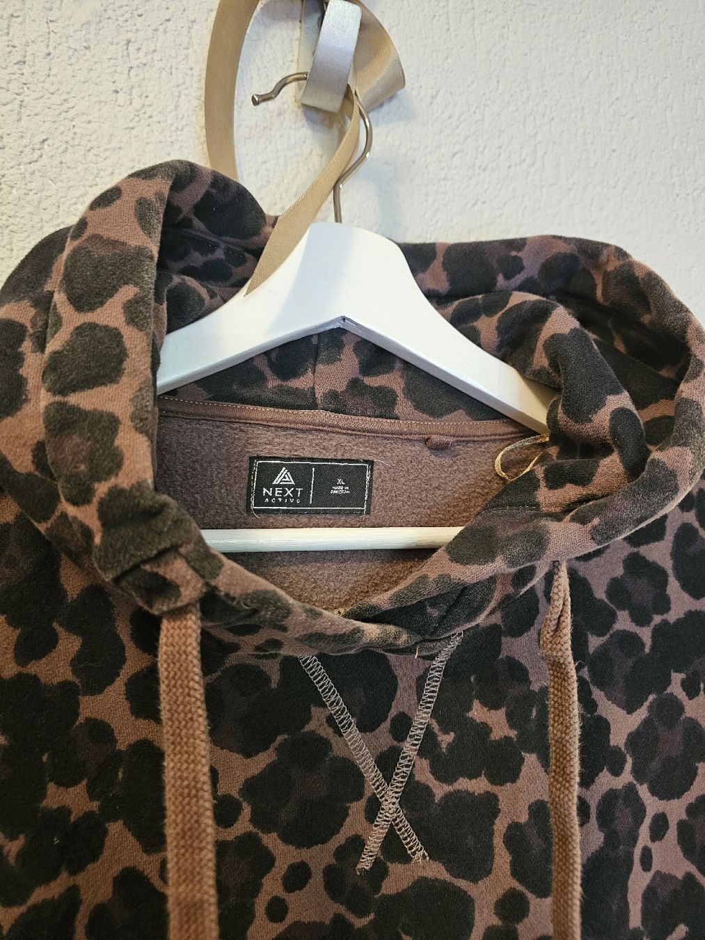Next Maglioni & Felpe: NEXT Hoddie mit Leo-Muster Grösse XL – Usato da Bern venduto da Oscarella 5