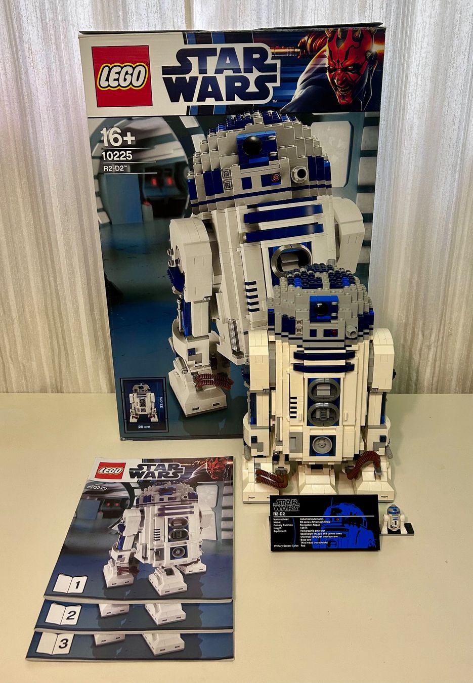 Lego Kit di costruzioni: Lego 10225 Star Wars UCS R2-D2 – Usato da Safenwil venduto da Nimo_1980