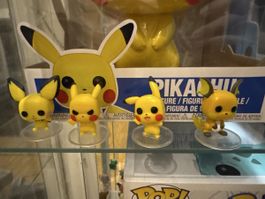 4 Figure funko pop mini Pokemon Pikachu Raichu Pichu