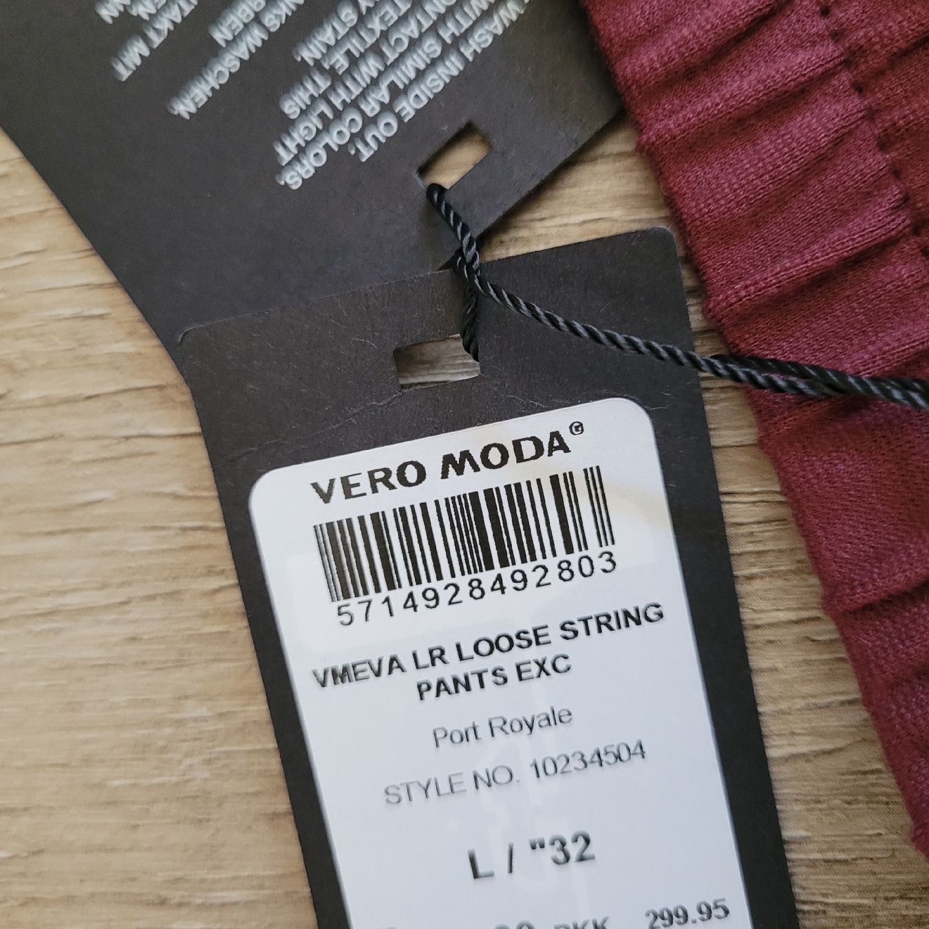 Pantaloni: weinrote lange Stoffhose L/32 neu – Nuovo (secondo la descrizione) da Niederbuchsiten venduto da klengyel 2