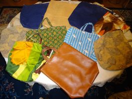 60 sacs à commissions