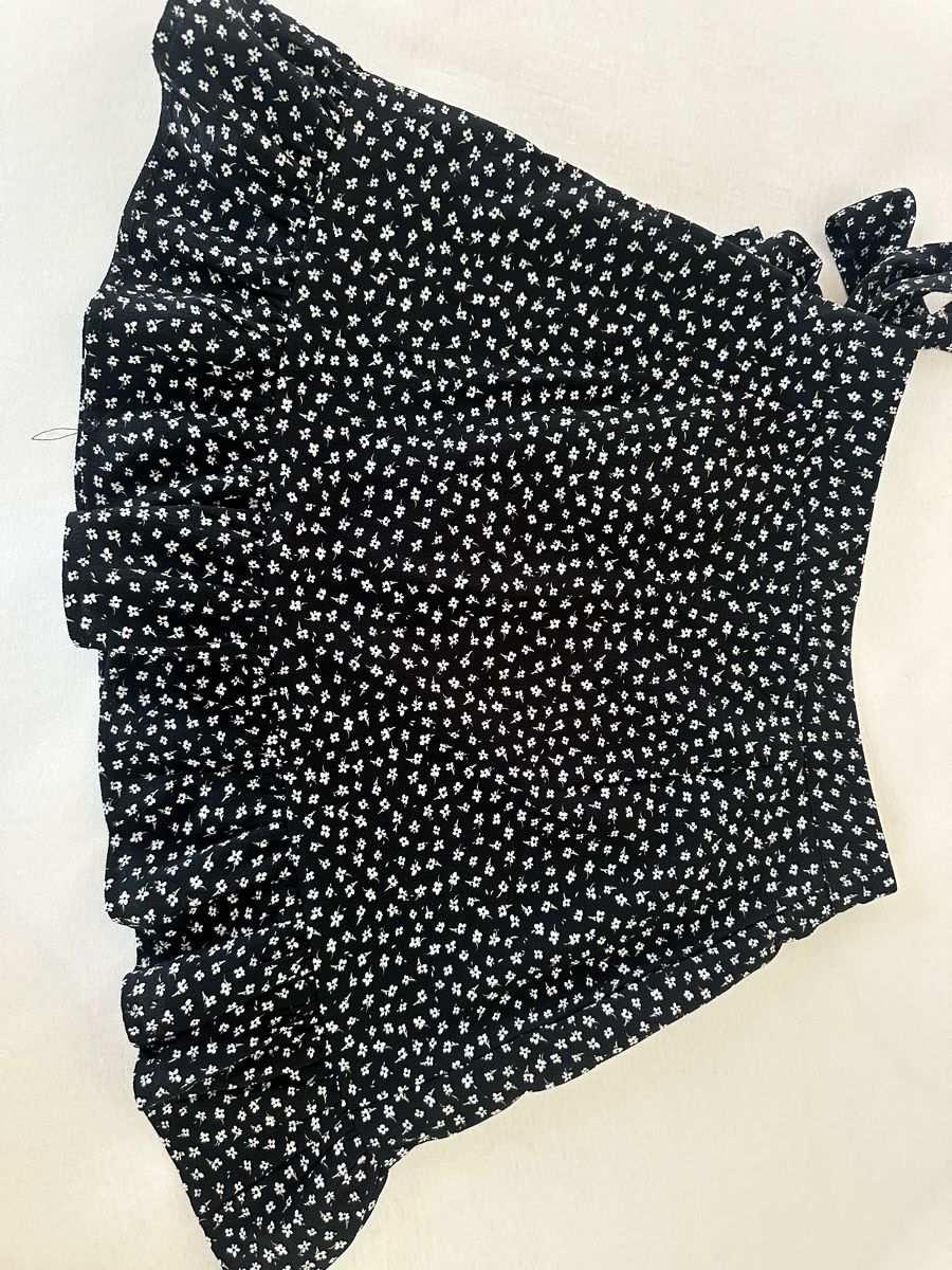 Gonne: Ruffled black mini skirt – Usato da Bachenbülach venduto da cookiecutter