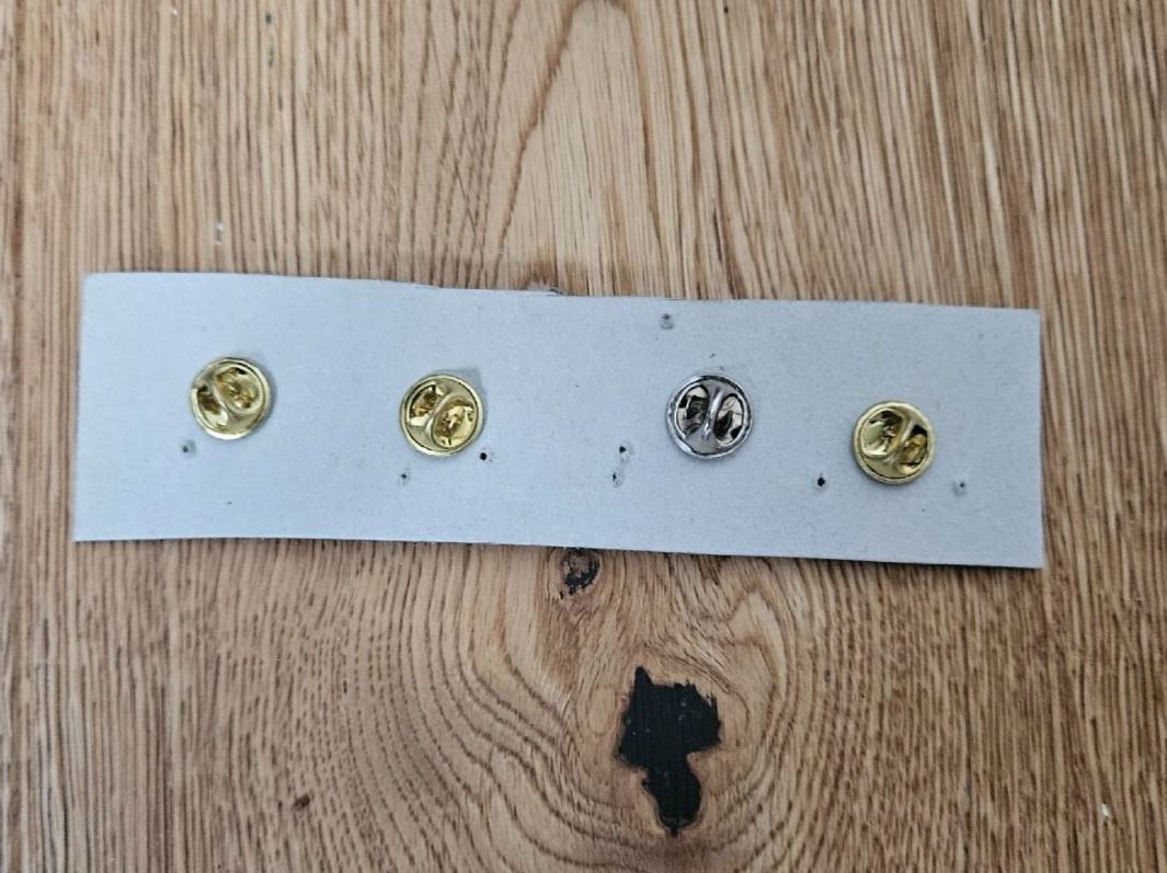 Feldschlösschen Plaquettes & Badges: Feldschlösschen Pin – D'occasion à Bern par Respirit 1