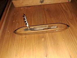 Vintage Korkenzieher aus Holz mit speziellem Design!