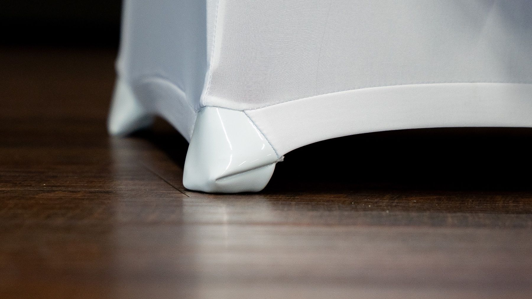 Tessuti: 245x Stretch Stuhlhussen mit Plastikfüssen – Usato da Toffen venduto da Vanessa_Germann 2