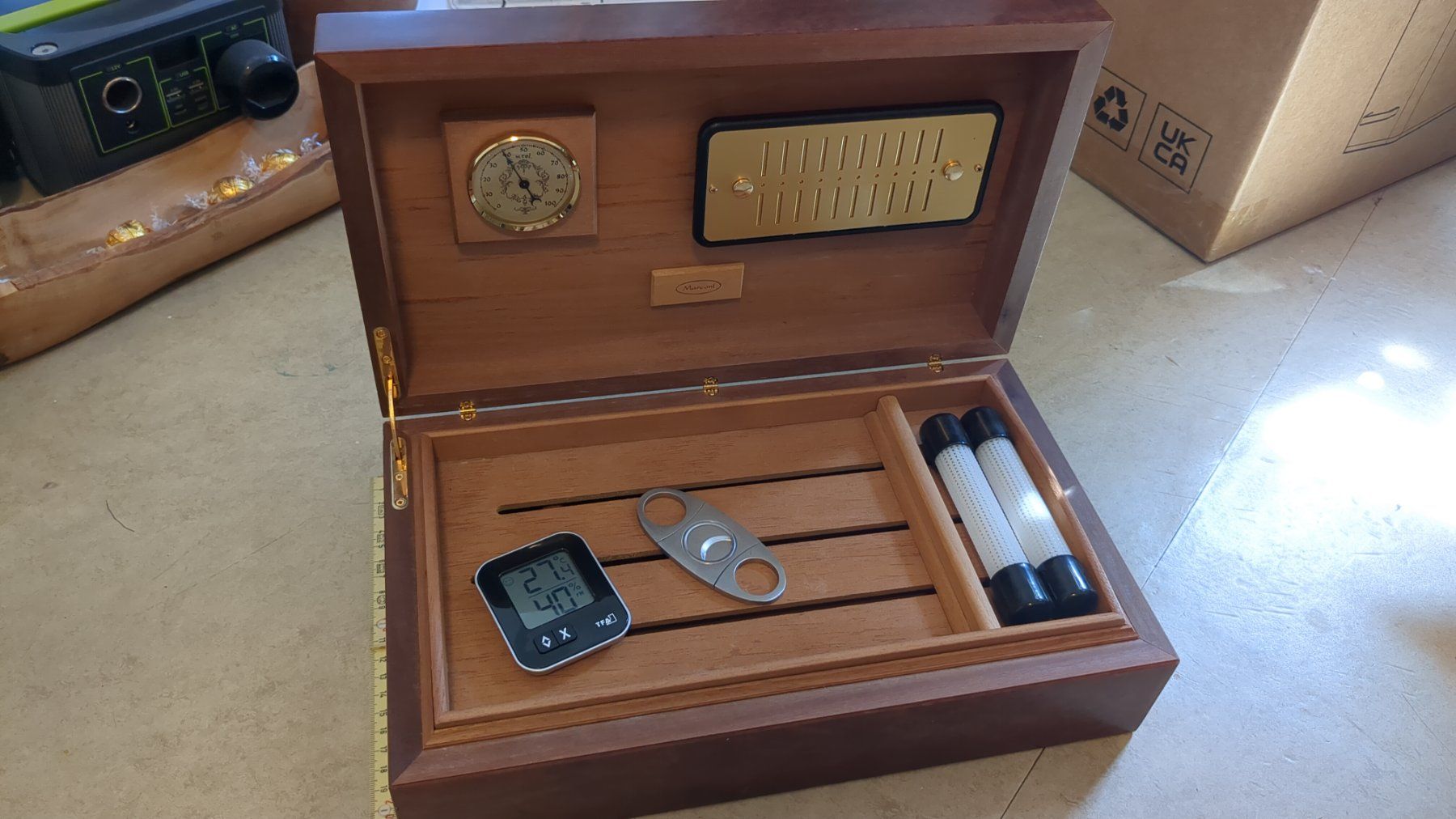 Humidor per sigari: Humidor + Zubehör + Cutter – Usato da Basel venduto da haferkleie 3