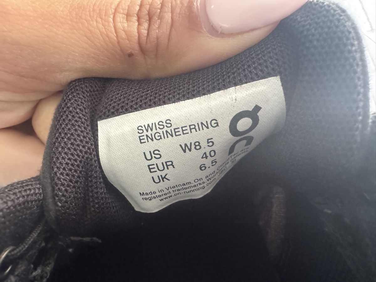 On Scarpe da uomo: On Cloud Laufschuhe, Schwarz, Grösse 40 – Usato da Winterthur venduto da Selina9 3
