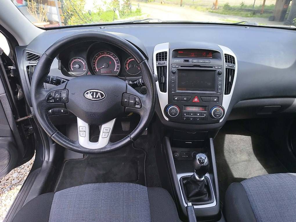Automobili: Kia Ceed 1.6 – Usato da Merligen venduto da ali_by69 2