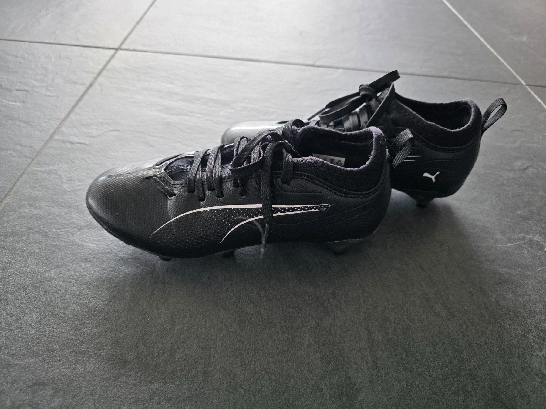 Puma Scarpe da uomo: Fussballschuhe PUMA Grösse 34 – Usato da St. Gallenkappel venduto da Gabble 1