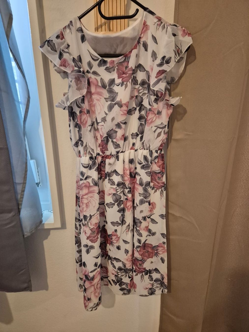 Robes: 8 robes / Tailles S/M – D'occasion à Vétroz par ValCortex 2