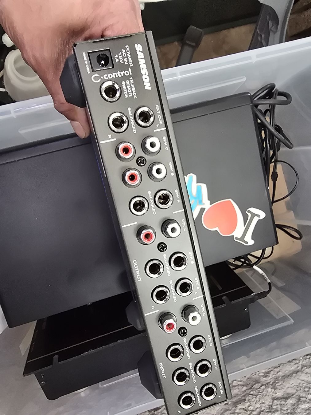 Technics Console di mixaggio: DJ Equipment: Technics Mixer, M-Audio Speaker, Samson – Usato da Niedergösgen venduto da TuTGuT 2