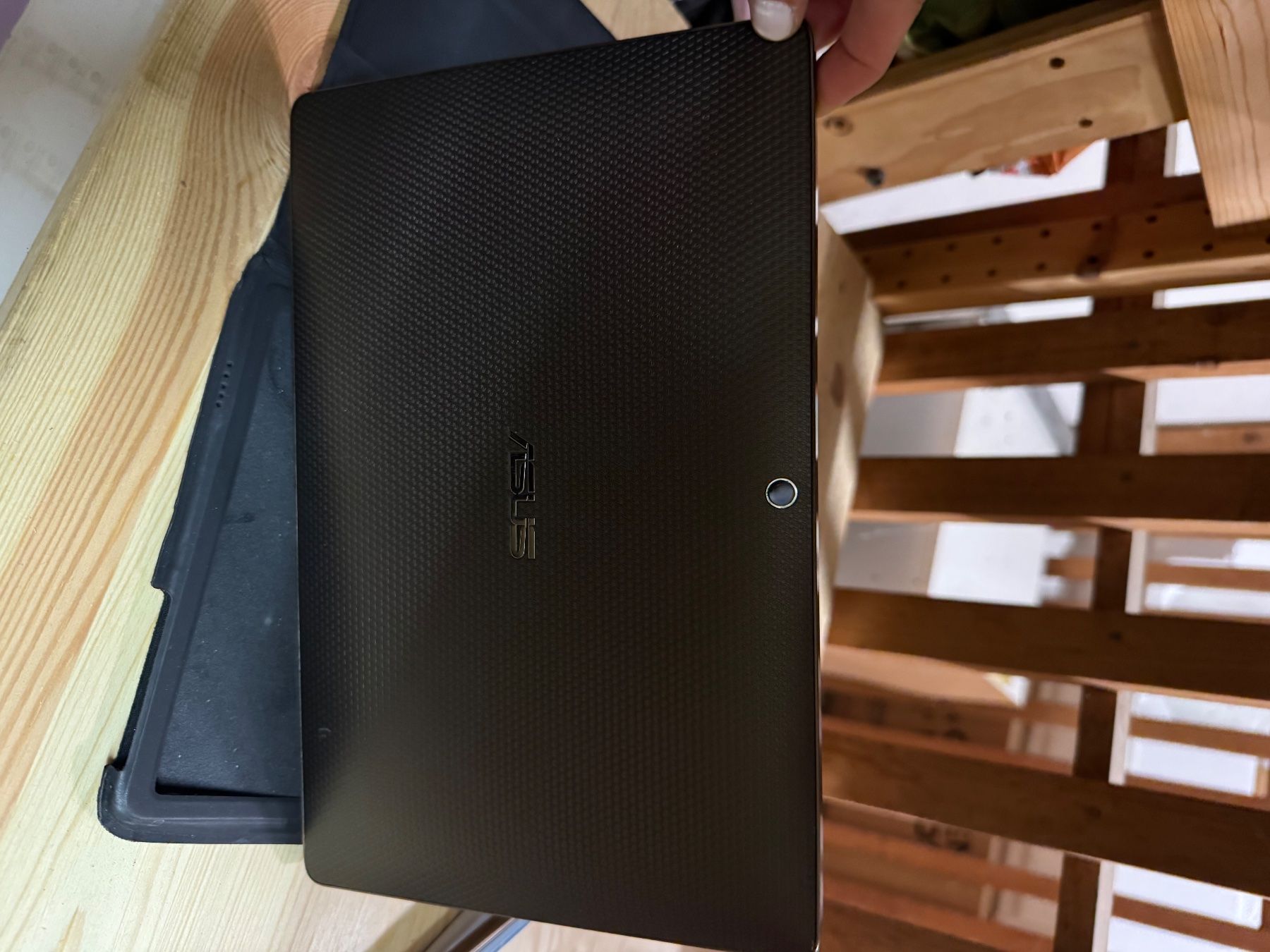 Asus Tablet PC: ASUS Tablet mit Hülle, guter Zustand – Usato da Zürich venduto da sofiaalpac 1