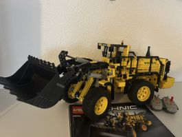 LEGO Technic Volvo Lader 42030 mit Anleitung Fernbedienung