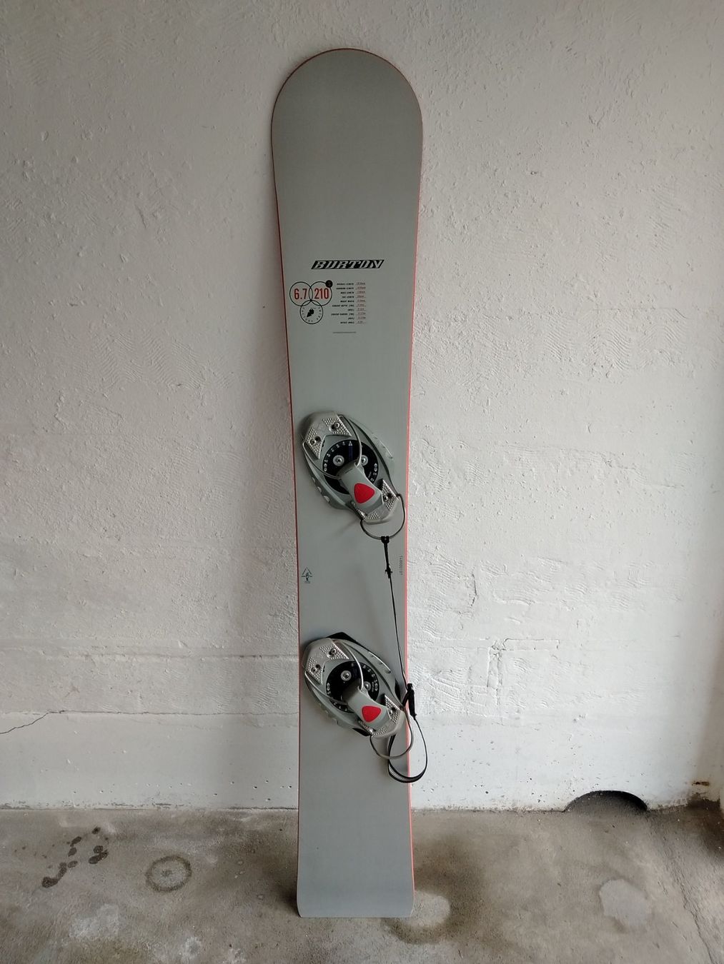 Burton Board: Snowboard Burton 6.7 mit Plattenbindung – Usato da Zug venduto da guggi717