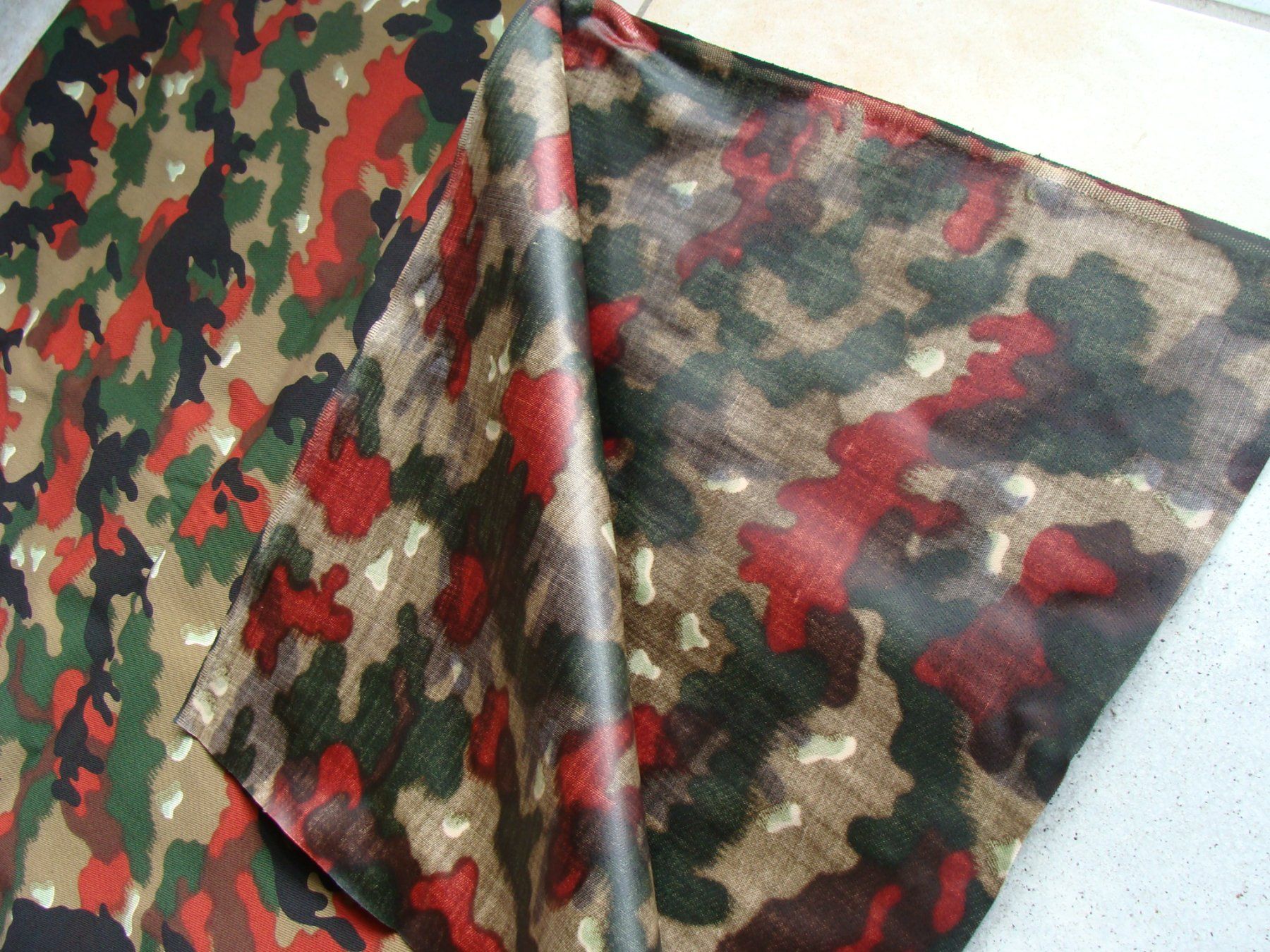 Schweizer Armee Uniformi: Militaire suisse,  coupon camouflé – Usato da Cuarny venduto da hen_g7hn 1