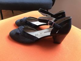 Remonte Riemchenpumps Gr. 40