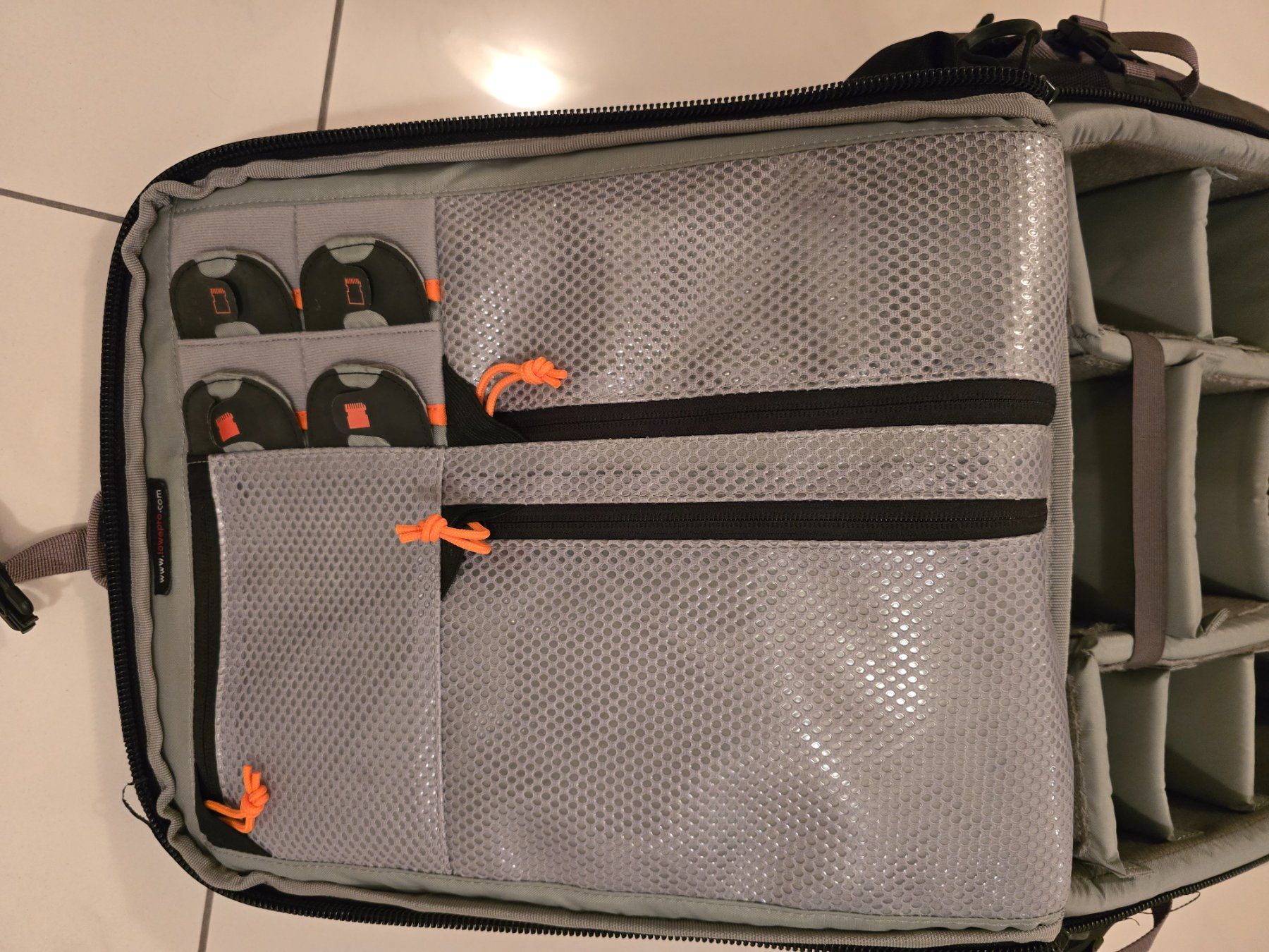 Lowepro Zaini: Fotorucksack Lowepro Pro Trekker 300 AW – Nuovo (secondo la descrizione) da Pfaffnau venduto da Buimi 2