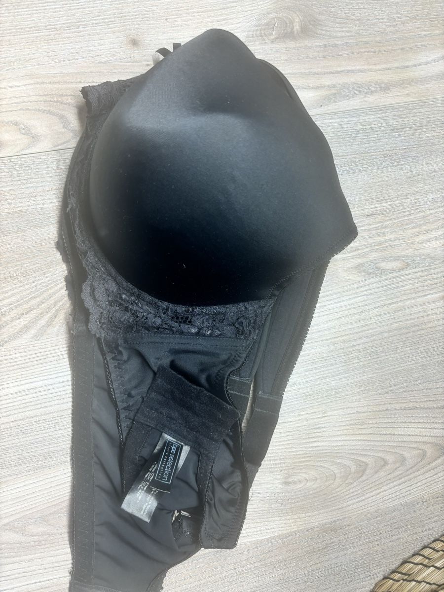 Altra biancheria intima: Schwarzer Spitzen BH Gr. 80D - Top Zustand! – Usato da Aesch BL venduto da Jelu20 1
