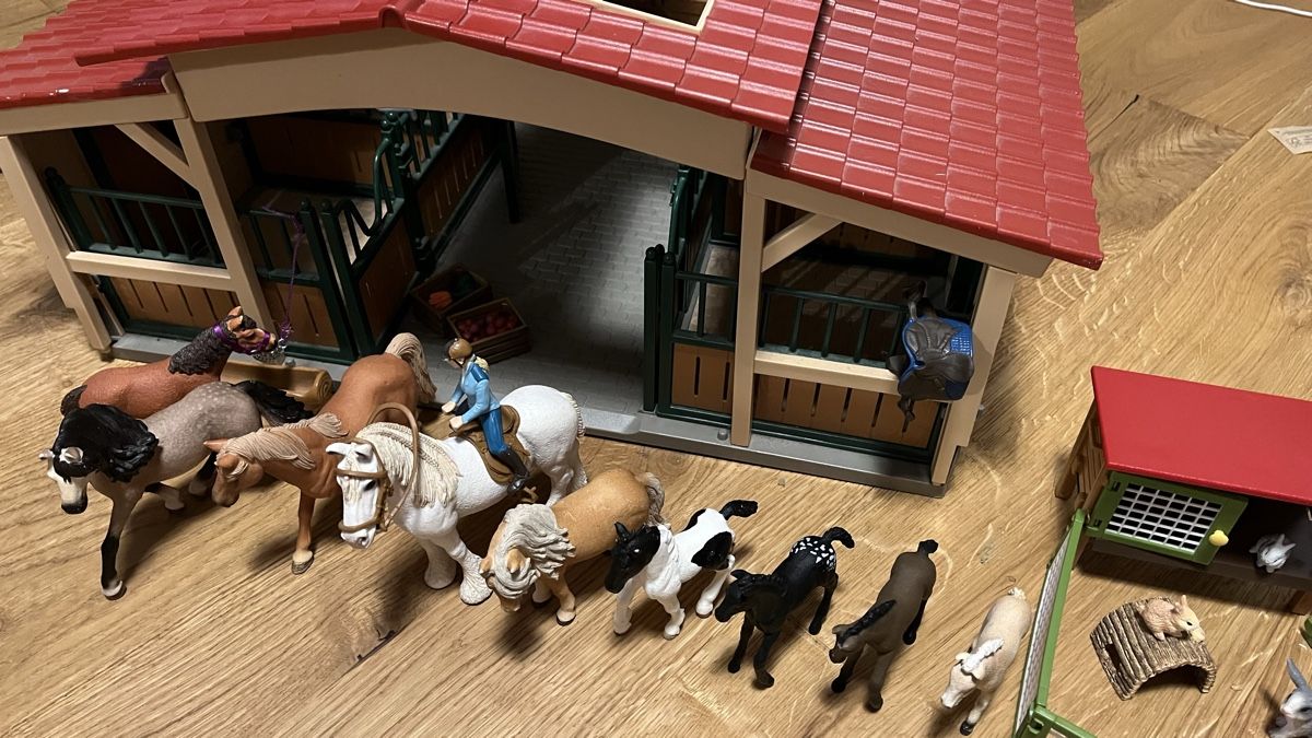 Schleich Giocattoli: Grosser Schleich Pferdestall – Usato da Stans venduto da Baba2011 3