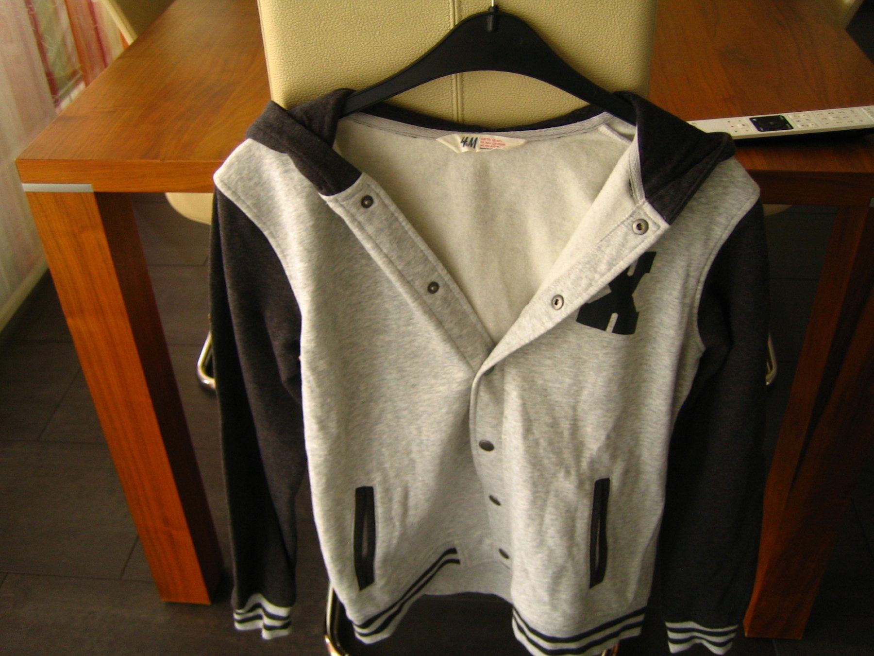 H&M Jacken: Coole  Sweatjacke H&M – Gebraucht aus Chur von bibo014