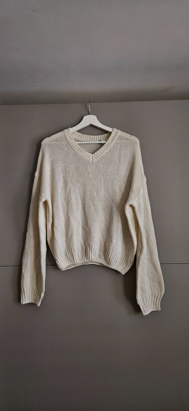 Pullover & Sweatshirts: Damen Pullover, Creme, V-Ausschnitt, Grösse M – Gebraucht aus Birmensdorf ZH von ele_mf8v
