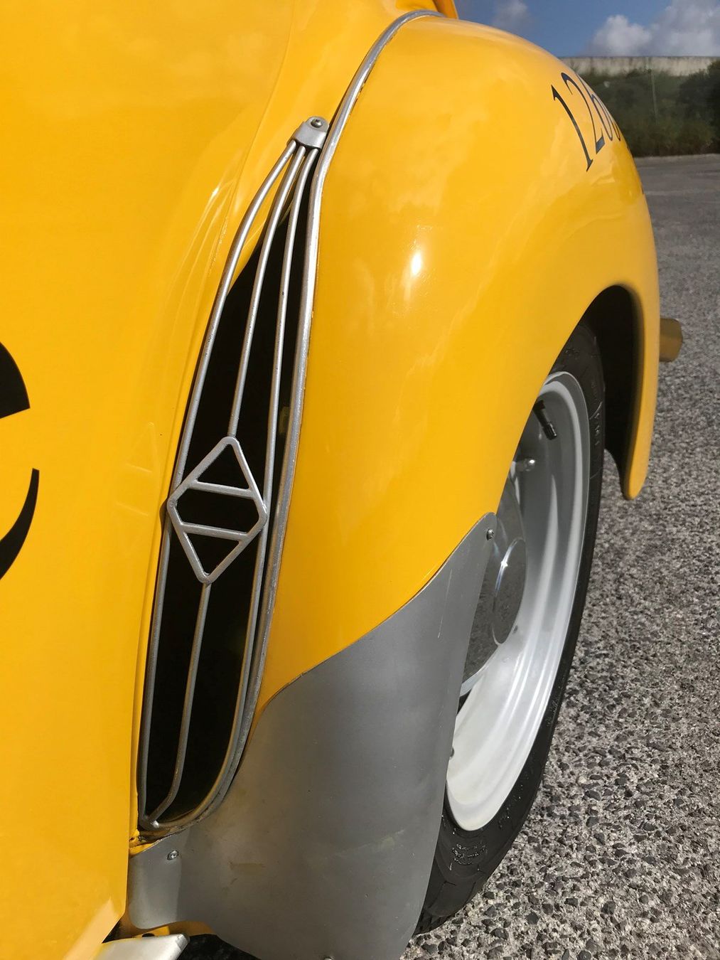Renault Automobili: RENAULT 4 CV - R 1062 – Usato da Nyon venduto da data-comm 5