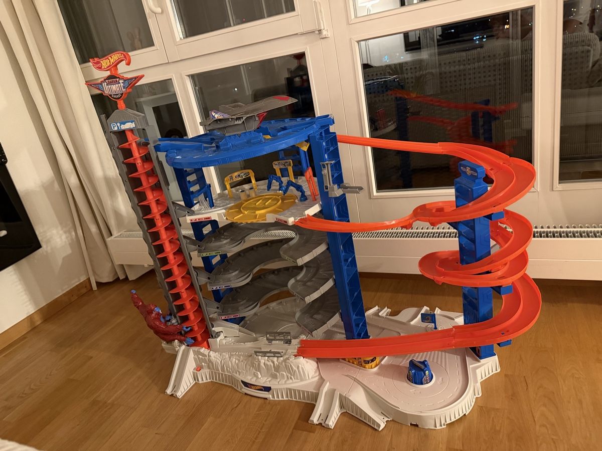 Hot Wheels Giocattoli: Hot Wheels Garage – Usato da Niederwangen BE venduto da KBL85