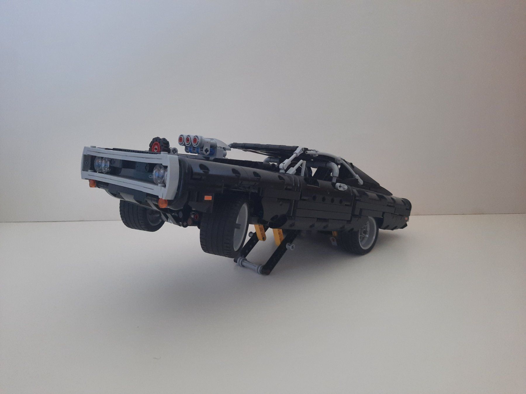 Lego Spielzeuge: LEGO Technik 42111 - Dom's Dodge Charger – Gebraucht aus Bassersdorf von Serayy