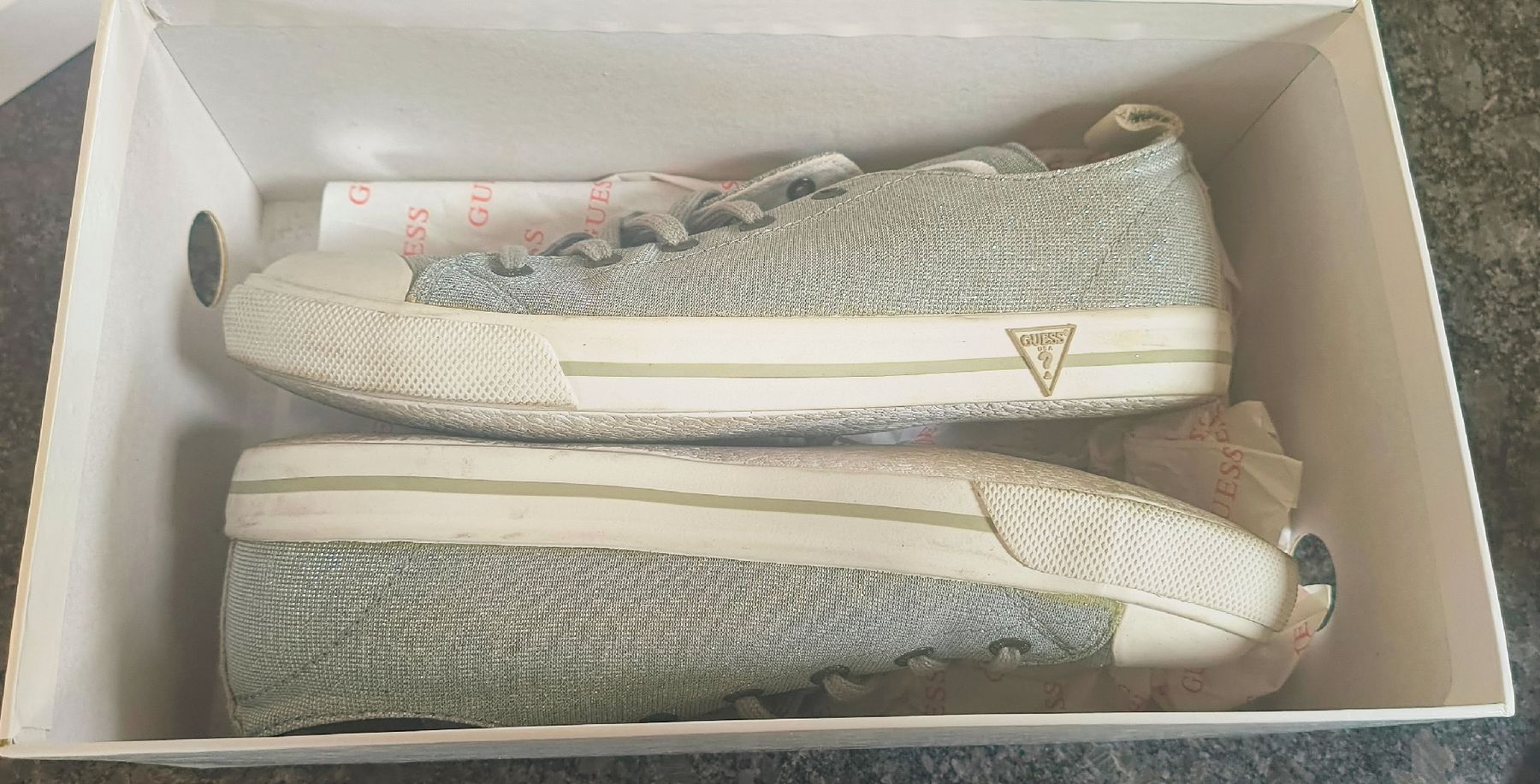 Guess Scarpe da donna: Guess Sneaker, 37 – Usato da Andelfingen venduto da nicoletta11 4