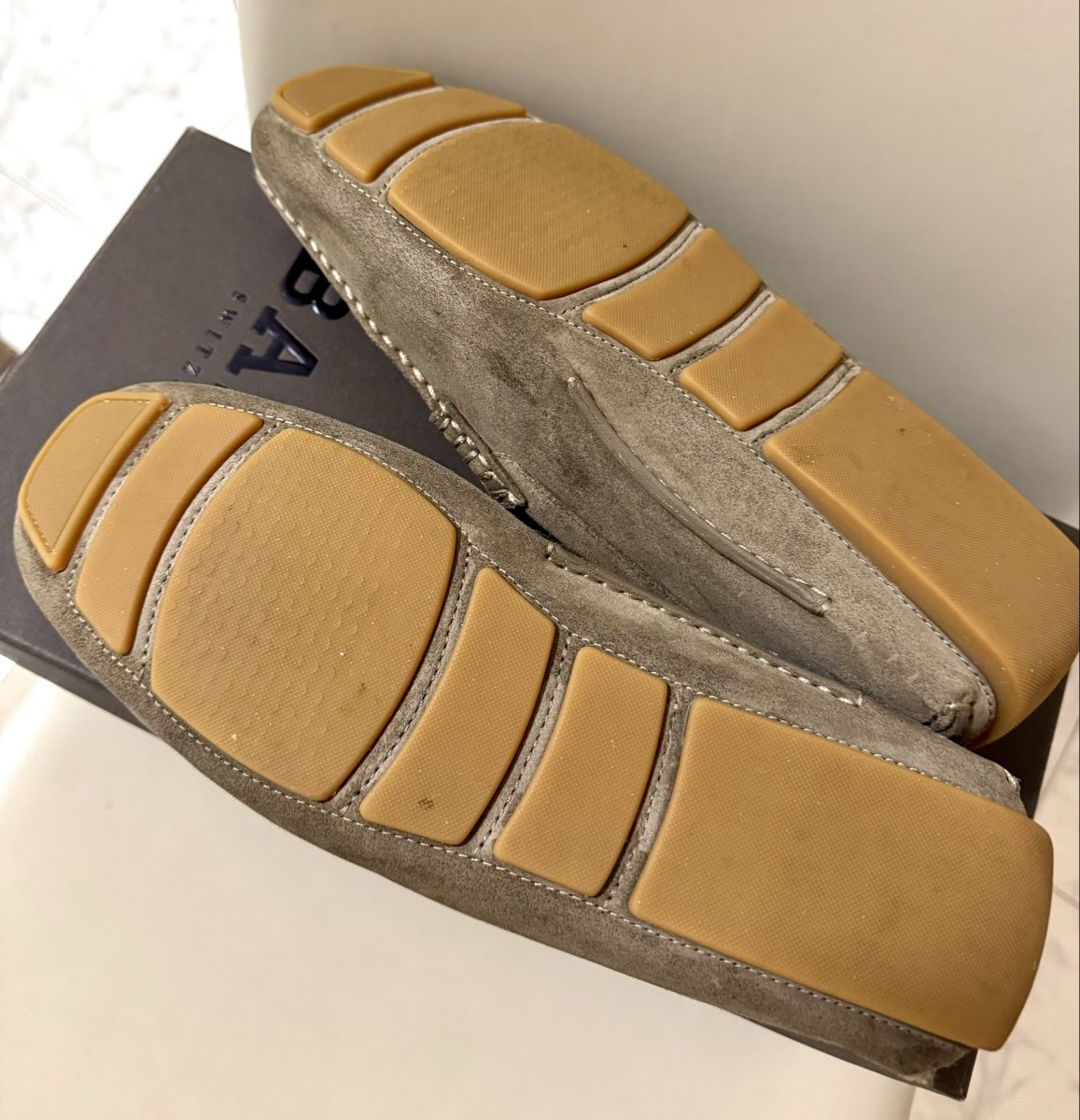 Bally Chaussures hommes: Herren Slipper Bally Wabler Wildleder grau Grösse 43.5 – D'occasion à Erlenbach ZH par msa_x26y 4