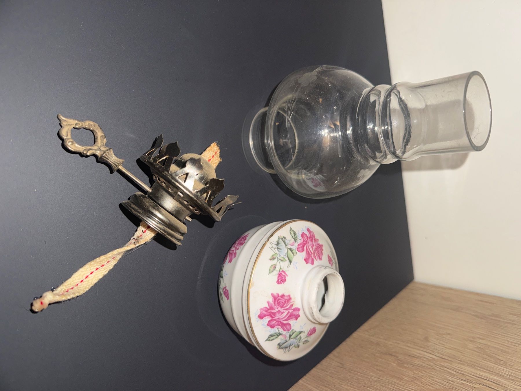 Lampade: Lampe pétrole ancienne – Usato da Lajoux JU venduto da Briard0 3