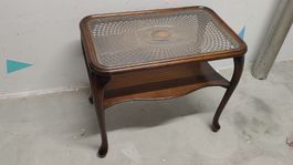 Vintage Chippendale Tisch mit Geflecht und Glasplatte (RR)