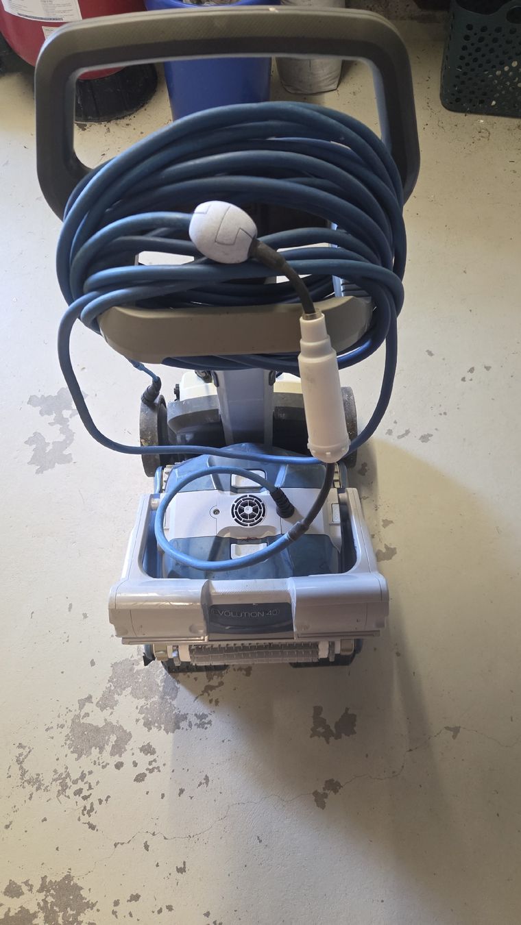 Dolphin Accessori per Piscine: poolroboter dolphin evolution 40 – Difettoso da Magden venduto da dingoo