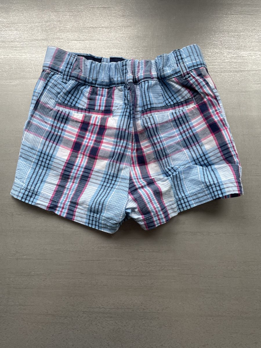 Tommy Hilfiger Pantaloni: Shorts Tommy Hilfiger 4T Gr 98 – Nuovo (secondo la descrizione) da Mörschwil venduto da Mibasel 1