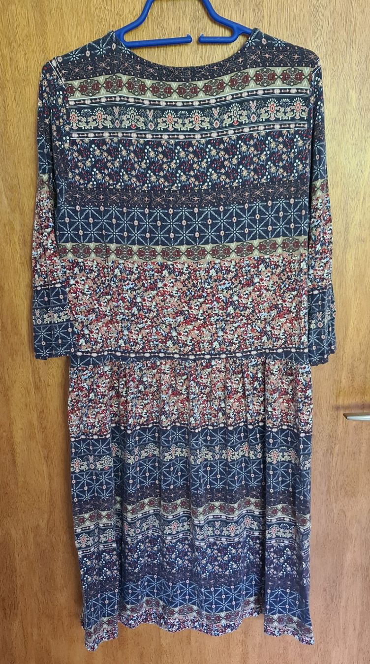 Robes: Wunderschönes Kleid, halbarm Grösse 44 – D'occasion à Eschert par PS.. 1