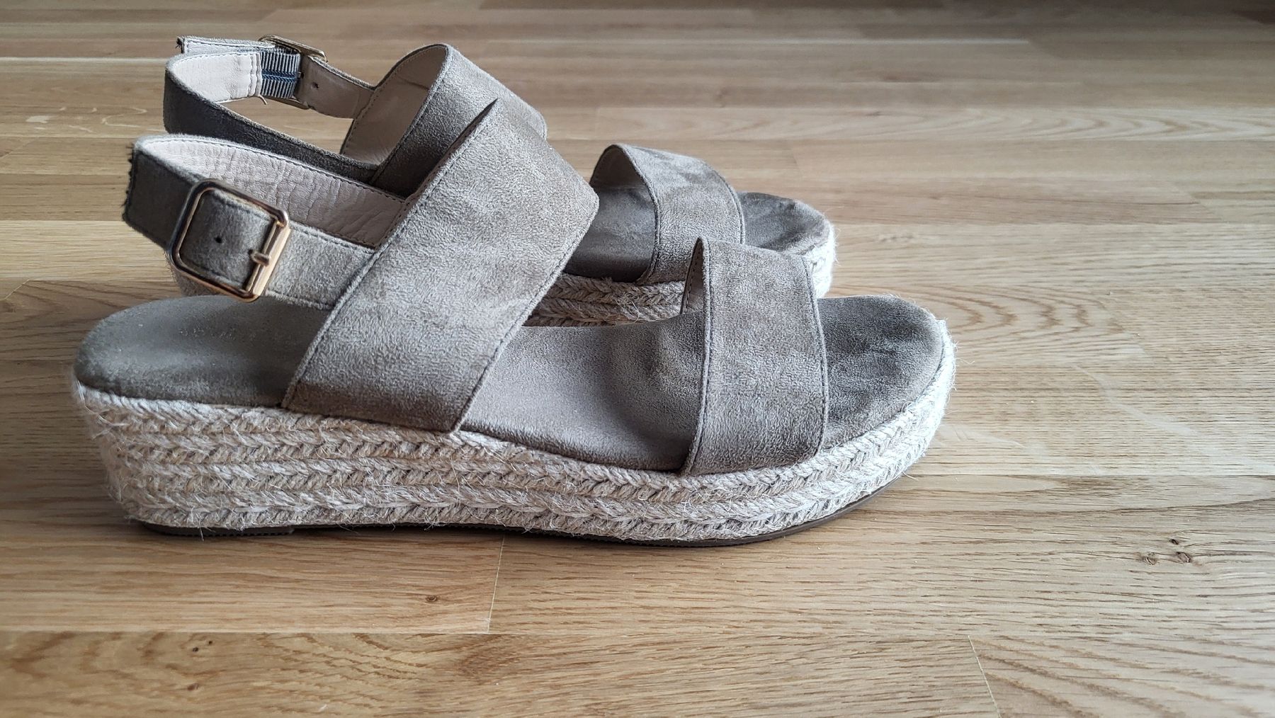Damenschuhe: AboutYou Sandaletten, Gr. 40 – Gebraucht aus Thun von _andi 3