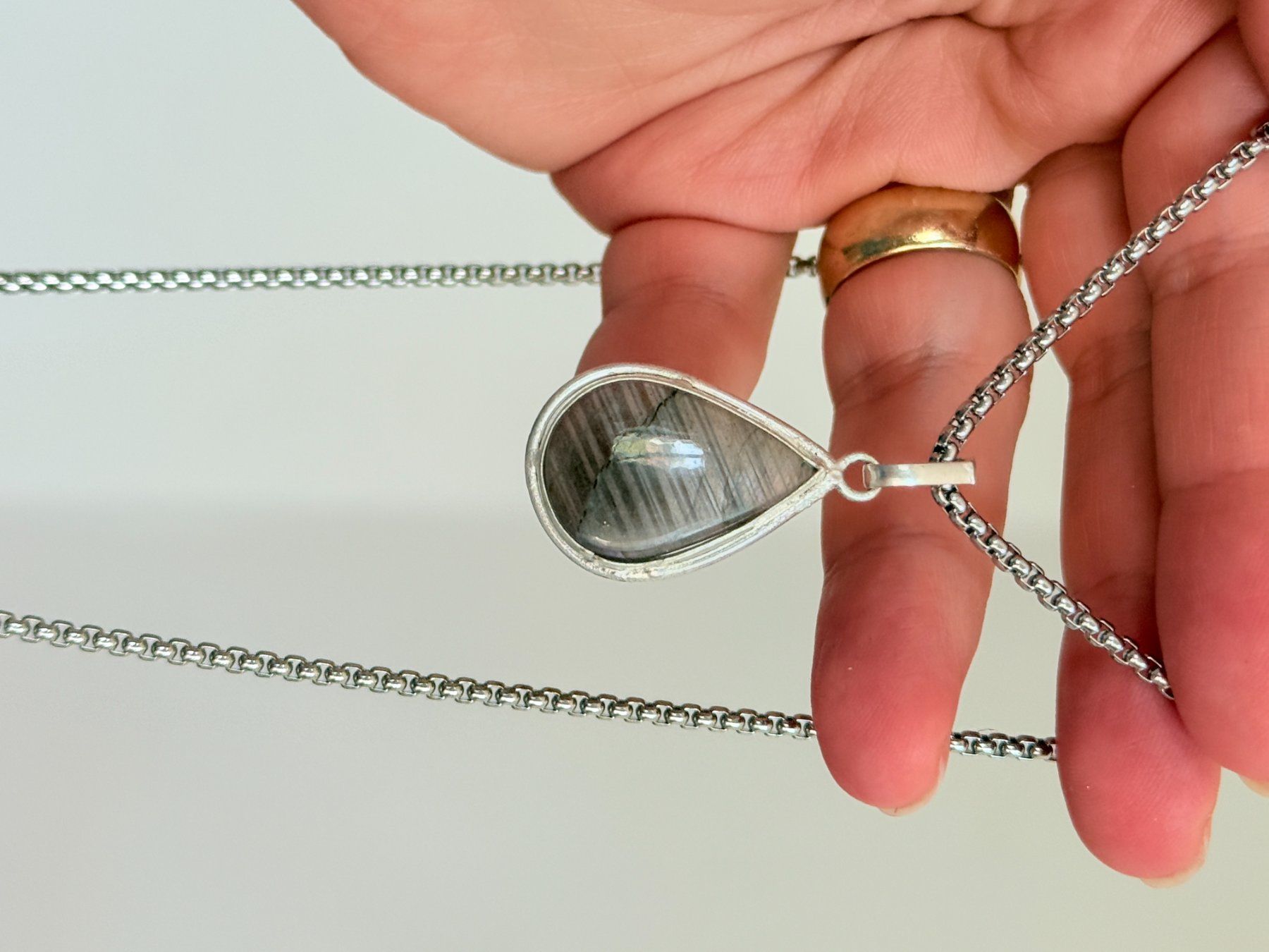 Colliers: Labradorite necklace – Neuf avec emballage d'origine à Genève par AGBERG 1