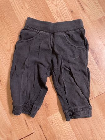 Nike Jogger Hose schwarz, kurz/dreiviertel, Gr. 98/104