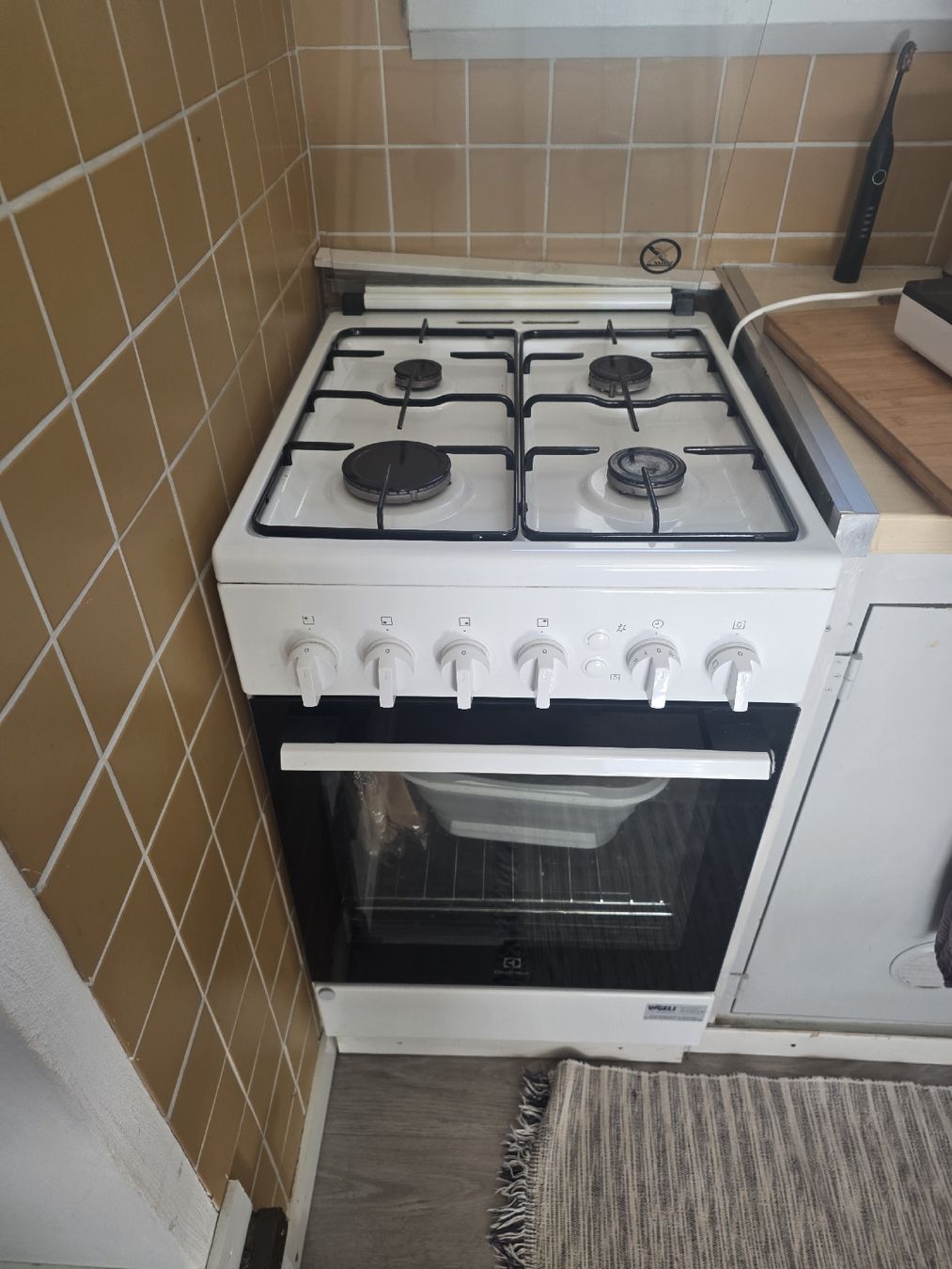 Cucine: Gas Herd / Bachofen wenig gebraucht – Usato da Kollbrunn venduto da Chiaro1 2