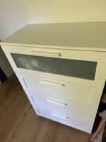 Weisse Malm Kommode mit 4 Schubladen und Glas, Top!