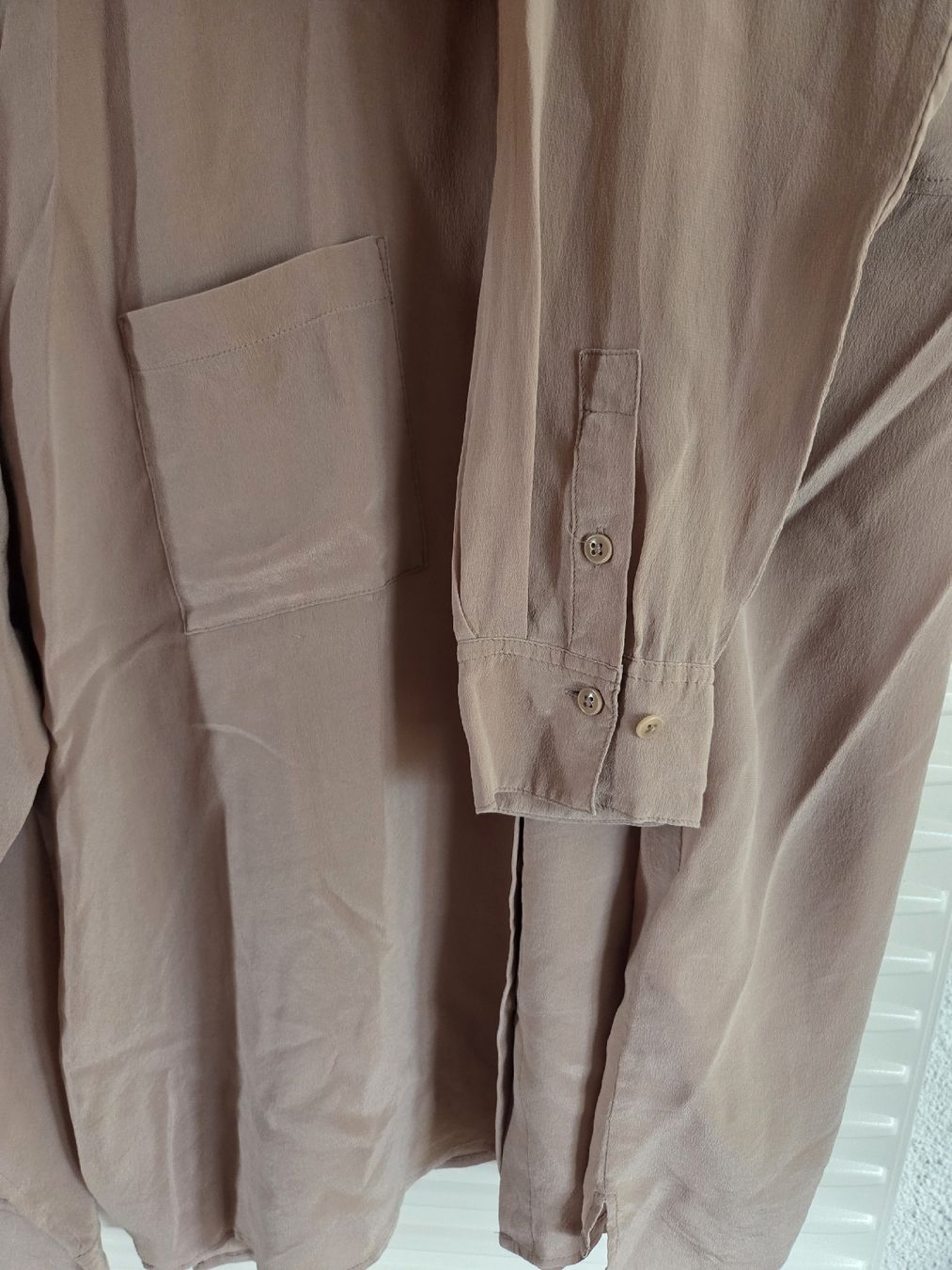 Drykorn Camicette: Drykorn Seidenbluse Grosse 3 Hellbraun – Usato da Walchwil venduto da Petulas 2