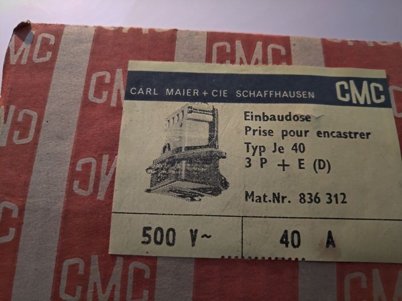 Spine: Einbausteckdose Typ Je 40 3P+E(D) – Nuovo (secondo la descrizione) da Arnegg venduto da Arnrom
