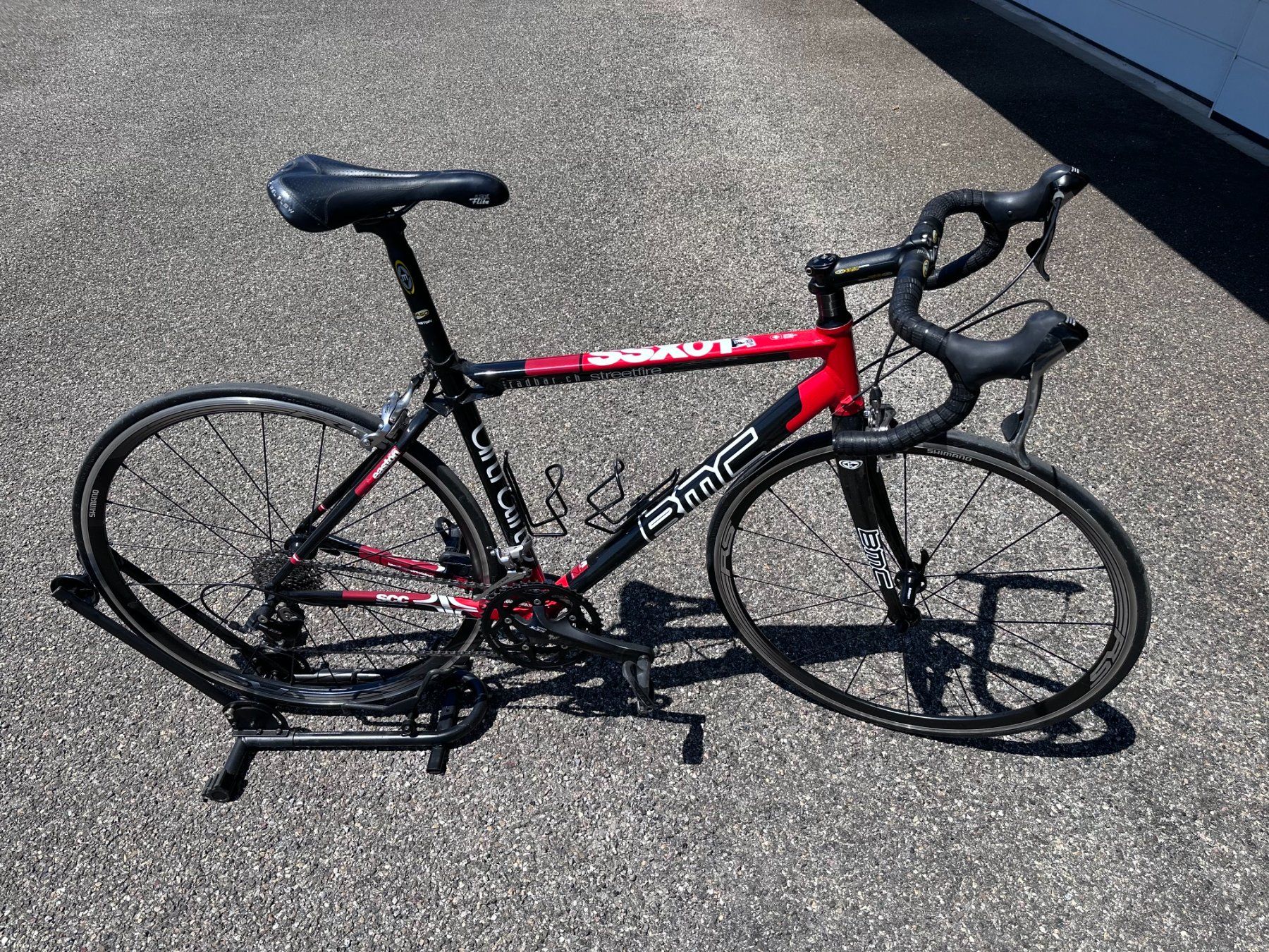 BMC Velos: Rennrad BMC Grösse M mit Vollgummipneu – Gebraucht aus Schmerikon von Hubas9