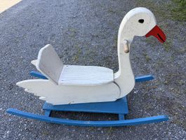 Schaukel-Schwan aus Holz, Kinderspielzeug 