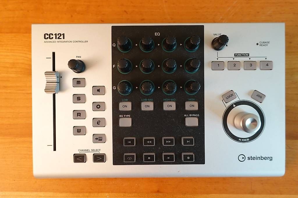 Console di mixaggio: Yamaha CC121 - DAW-Controller – Usato da Ortschwaben venduto da Hephaistos01