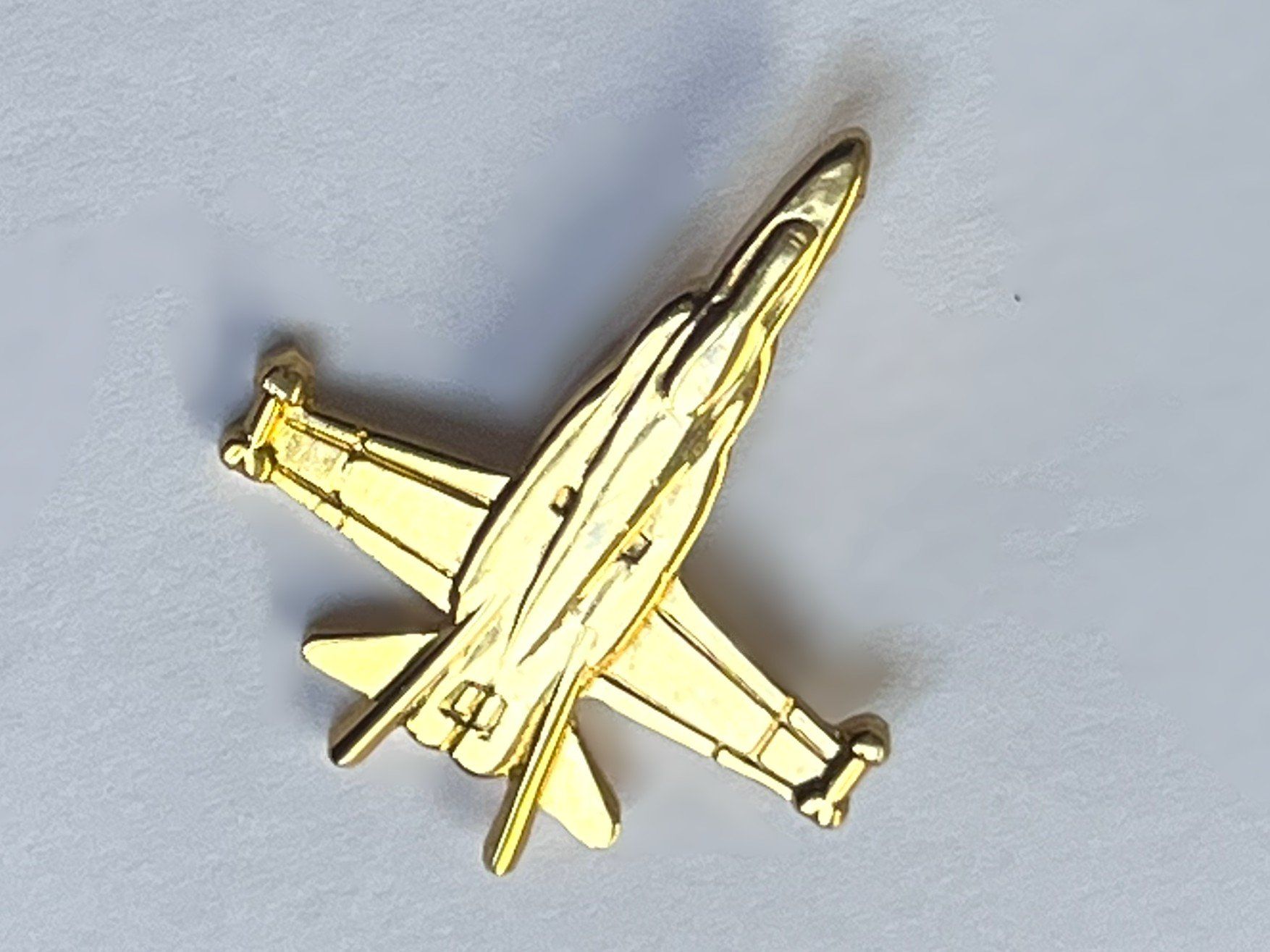 Schweizer Armee Placchette & Badge: Pin Schweizer Armee FA  18 goldig 2.5 cm – Usato da Kriens venduto da TSCH1