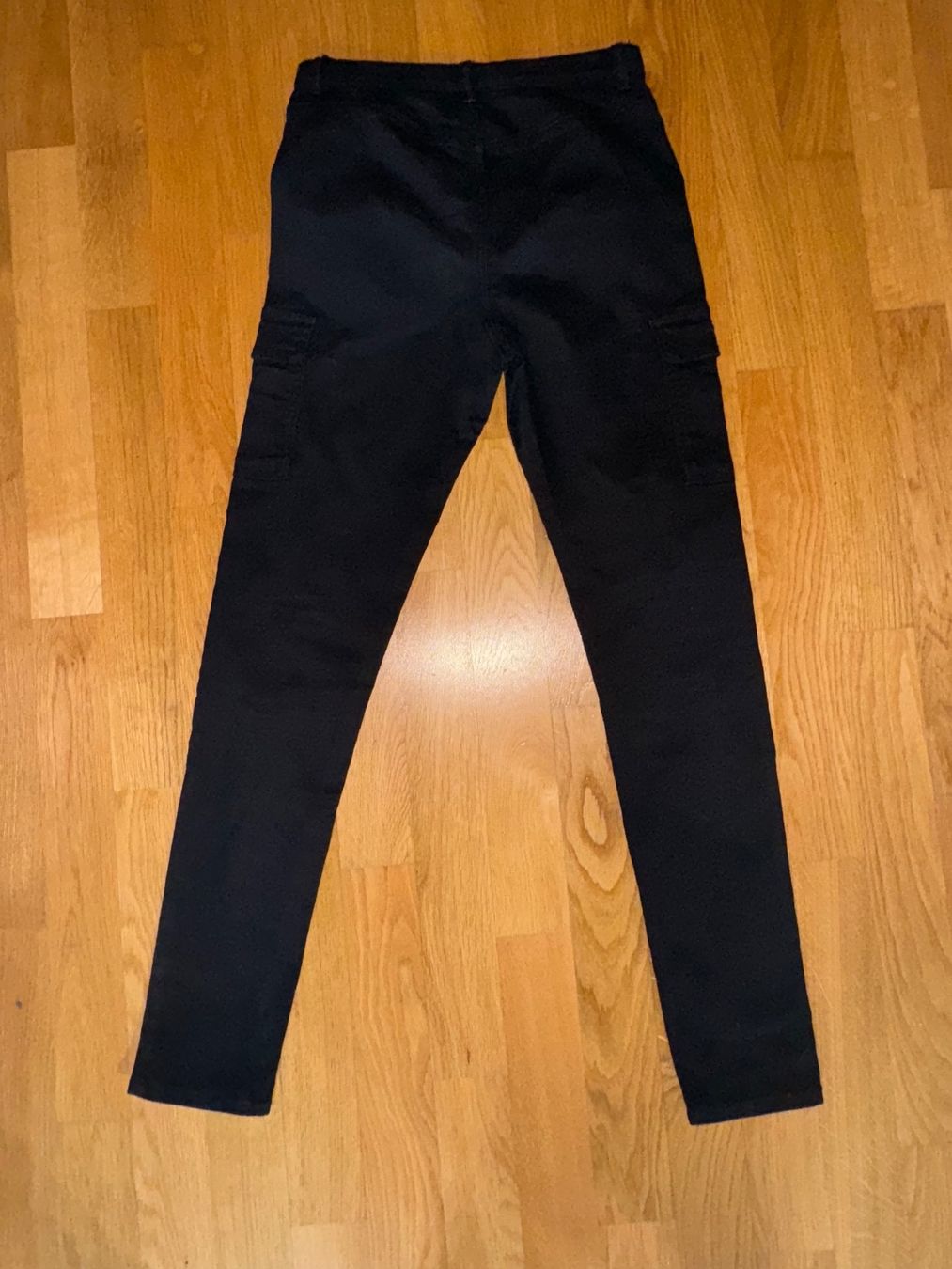 Pantaloni: 3 pantalons noirs – Usato da Cologny venduto da PEACEANDLOVE 2