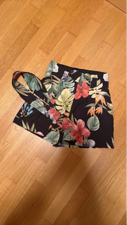 Sommerhose mit tropischem Muster, Grösse 38, neuwertig