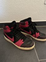 Nike High-Top Sneaker
